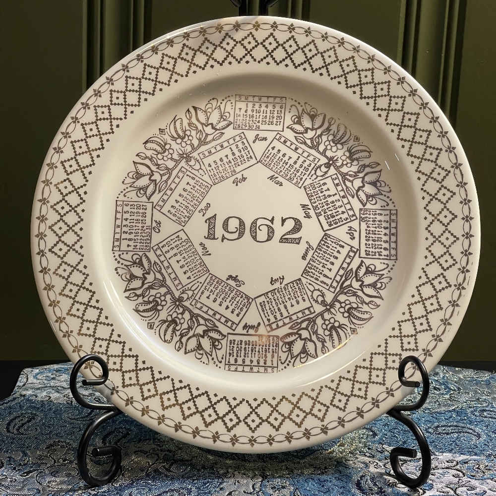 Vintage 1962 calendar plate
